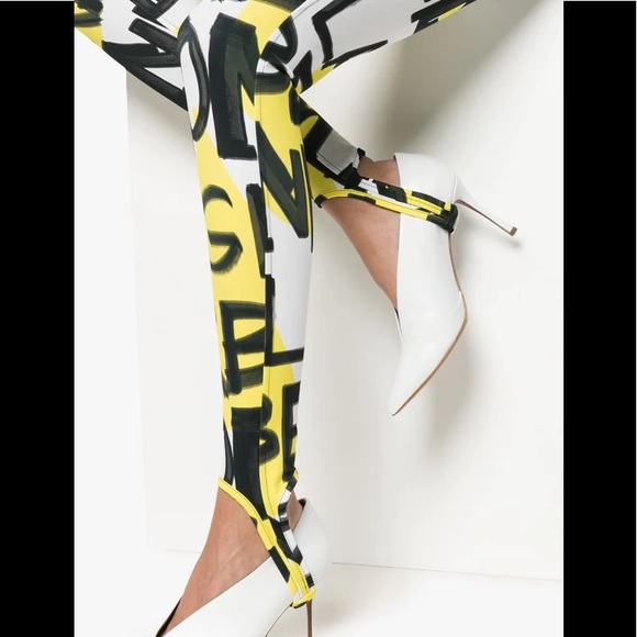 burberry new & authentic graffiti stirrup leggings - Picture 9 of 16